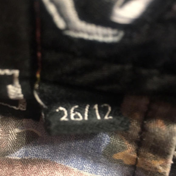 VOLCOM BOARD SHORTS SIZE 26/12 - Picture 5 of 7